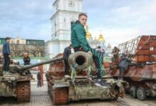 Photo of «Здесь лежало тело, а здесь следы от бомб». Почему Украина еще не готова к туризму в местах, пострадавших от войны