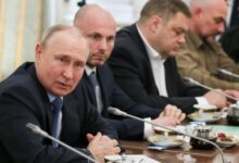 Photo of Путин подтвердил помилование заключенных для отправки на войну. Как это устроено, рассказывают решения судов