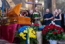 Photo of Во Львове похоронили Ирину Фарион. Проститься с ней пришли тысячи людей