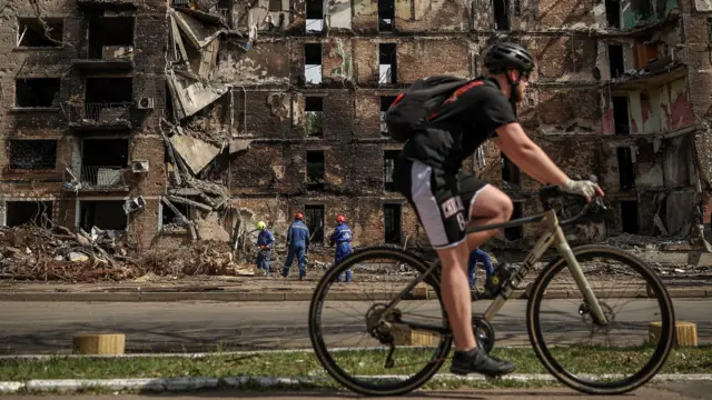 Photo of Эскалация ради эскалации? Как понимать новые угрозы России «системно бить по Киеву»