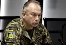 Photo of Зеленский объявил об отставке главкома ВСУ Александра Сырского. Вместо него будет назначен генерал Михаил Драпатый