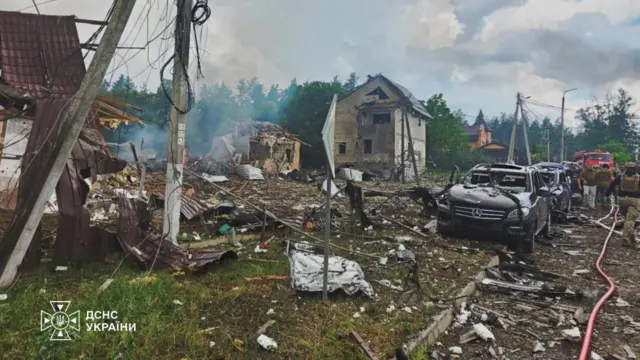 Photo of Российский удар по «частному полигону» в Киевской области: 10 человек погибли, около 100 пострадали
