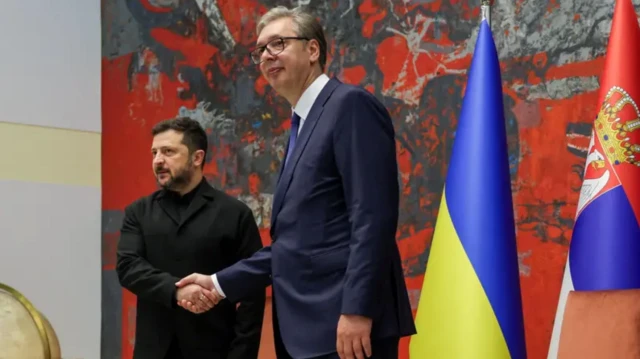 Photo of Поддерживать Украину, не осуждая Россию. Как прошел визит Зеленского в Сербию