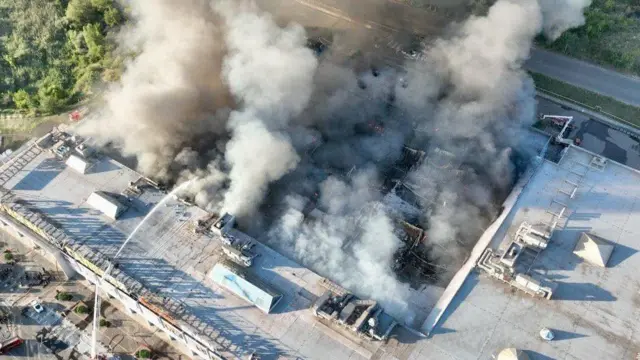 Photo of Торговый центр в Кривом Роге атаковали российские дроны: 14 человек погибли, более 100 получили ранения