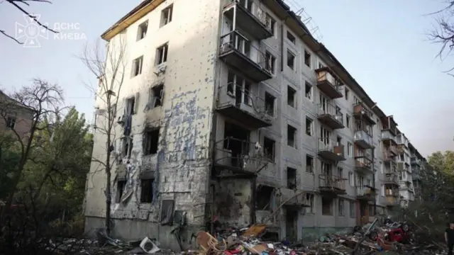 Photo of Россия нанесла второй за несколько дней массированный удар по Киеву