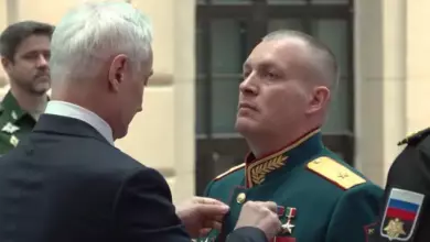 Photo of «Везет тому, кто везет». Генерал, которого хвалил Путин, погиб через две недели после награждения звездой Героя России