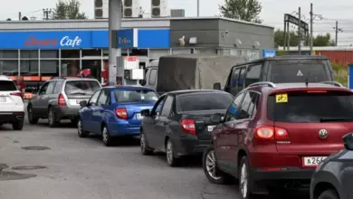 Photo of Топливный кризис в Петербурге: горожане привыкают к дефициту