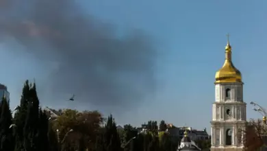 Photo of «Нельзя прогибаться под Путина» или «договариваться обо всем на свете»? Как в Украине спорят о переговорах с Россией