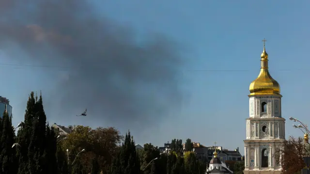 Photo of «Нельзя прогибаться под Путина» или «договариваться обо всем на свете»? Как в Украине спорят о переговорах с Россией