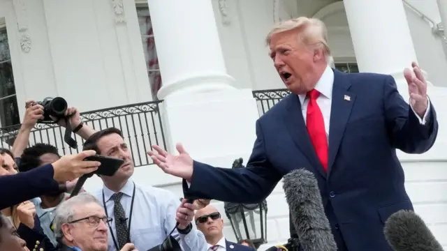 Photo of Трамп недоволен ударами Киева по российским НПЗ и считает, что Украине нужен новый президент